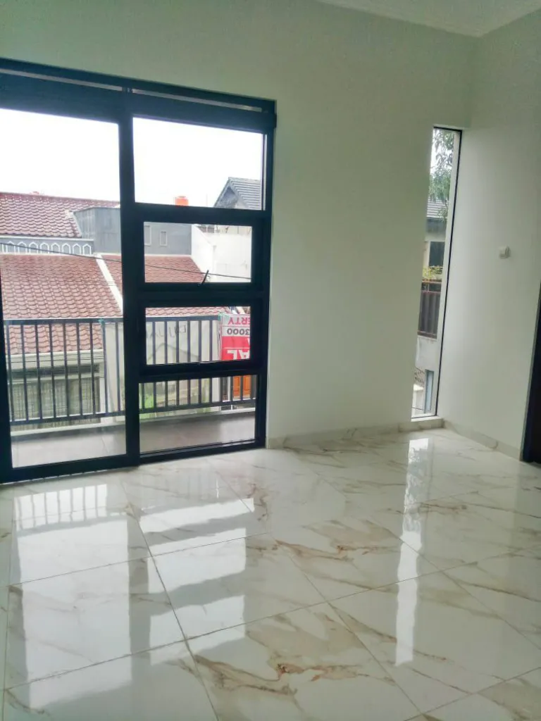 Rumah 2 Lantai, Kec. Cibeunying