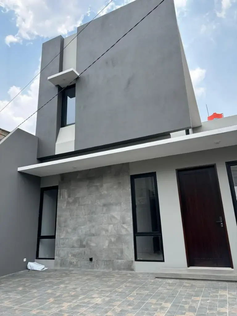 Rumah 2 Lantai Komplek Kembang Timur, Kec. Regol