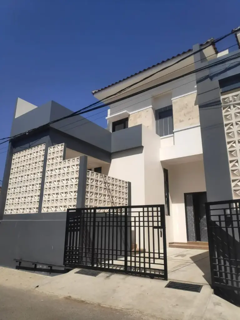 Rumah Baru 2 Lantai Minimalis, Kec. Antapani