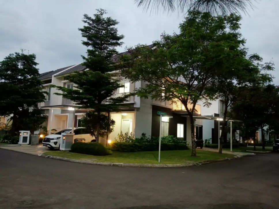 Rumah 2 Lantai Summarecon, Kec. Gedebage