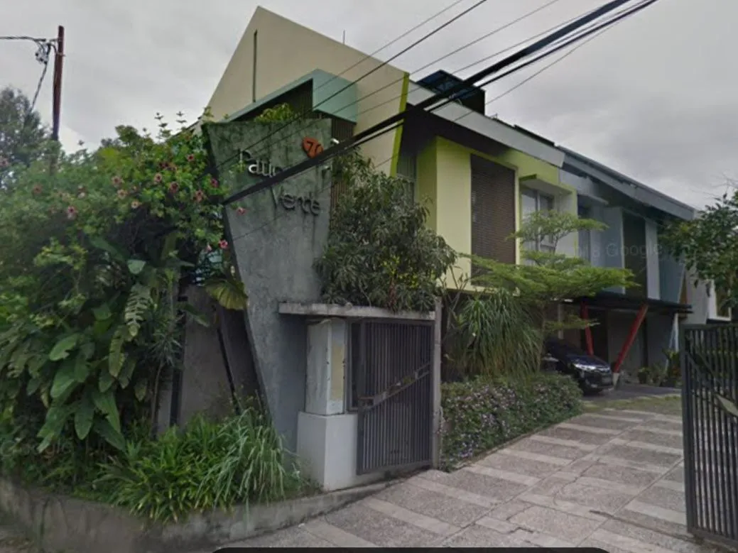 Rumah 2 Lantai Komplek Patio Verde, Kec. Cibeunying