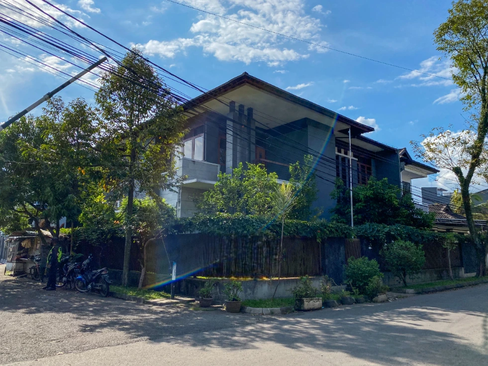 Rumah 2 Lantai Mewah Hook di Turangga